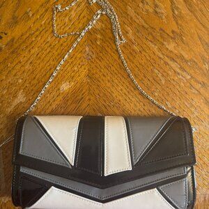 Chic Black, White & Gray Colorblock Handbag – Modern & Stylish
